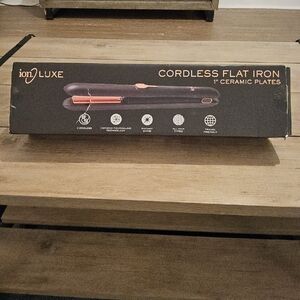 Cordless Flat Iron - Black and Orange